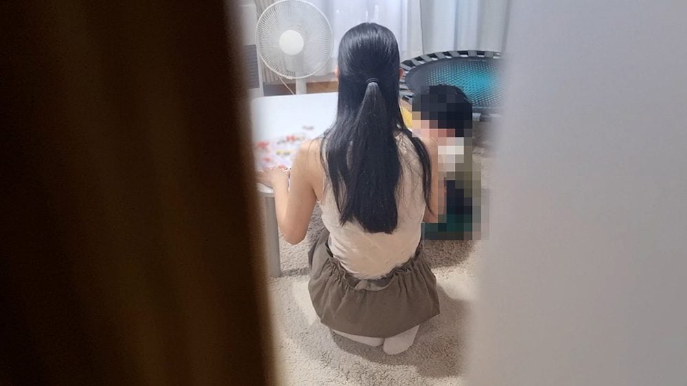 [个人]自称原写真巨乳妻子，强行在起居室插入。被孩子发现了。-cd1